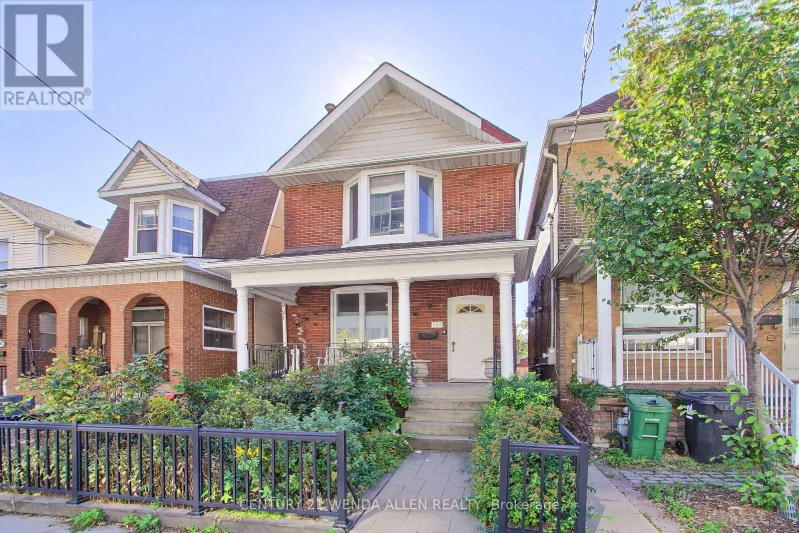 729 DUPONT STREET