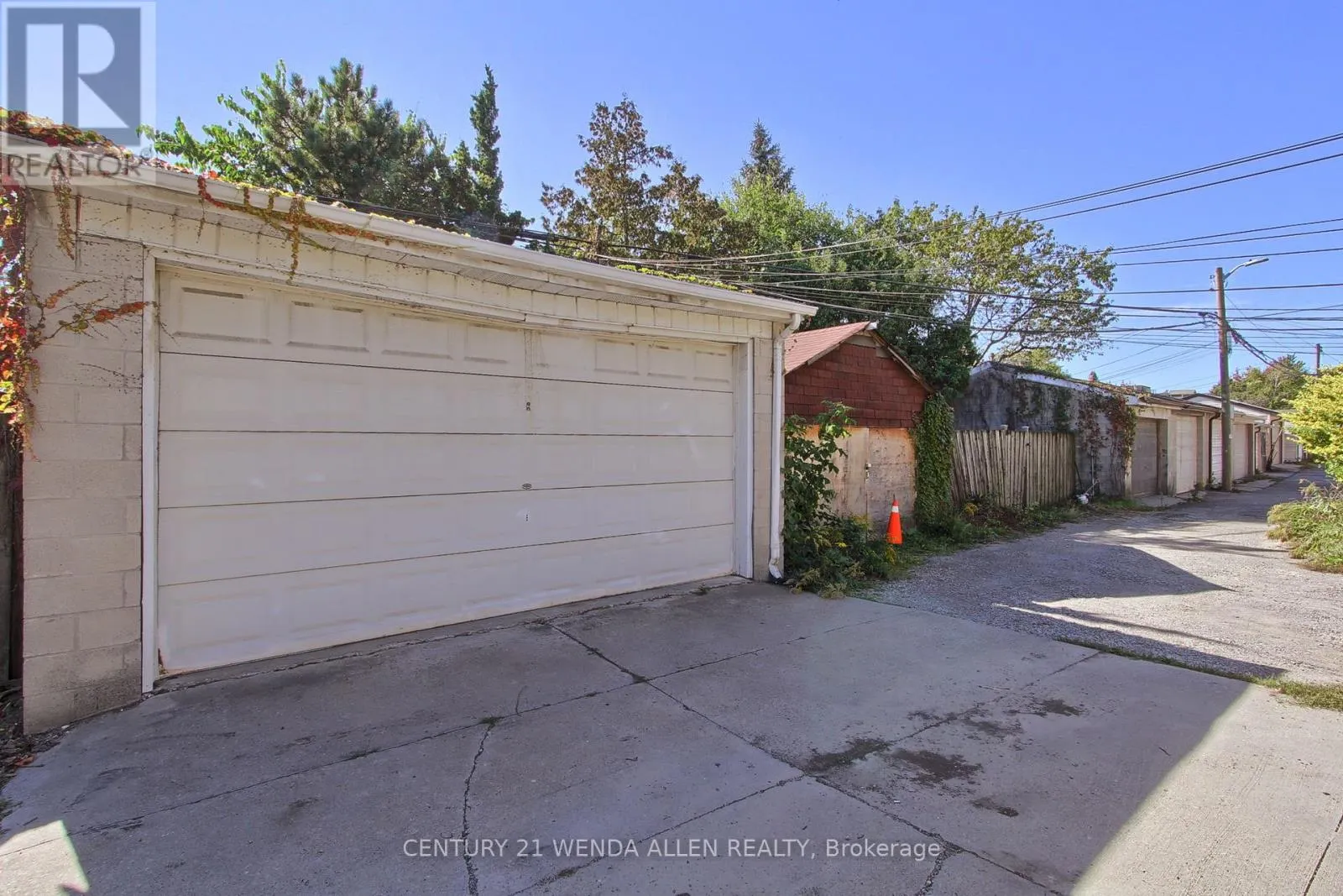 729 DUPONT STREET