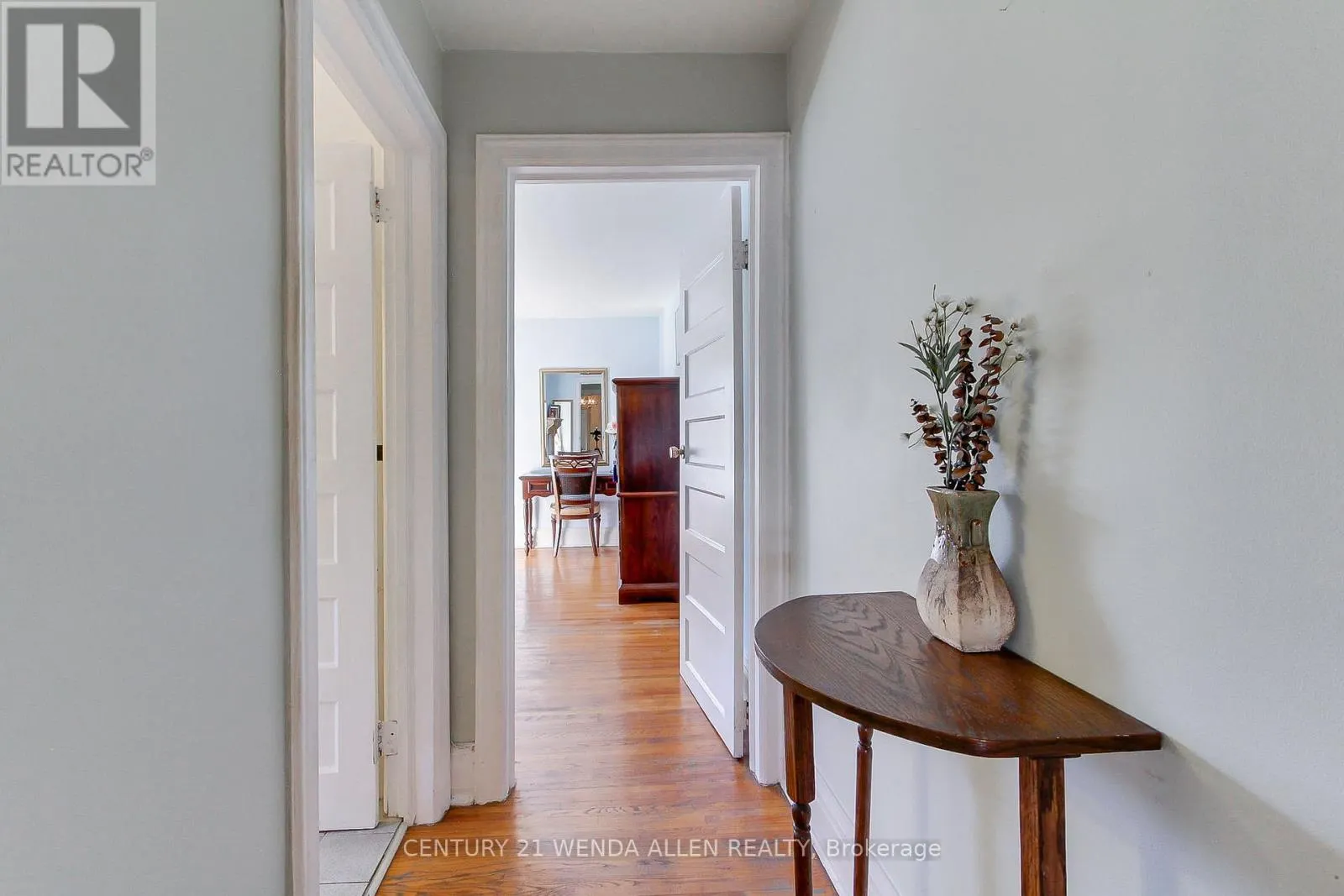 729 DUPONT STREET