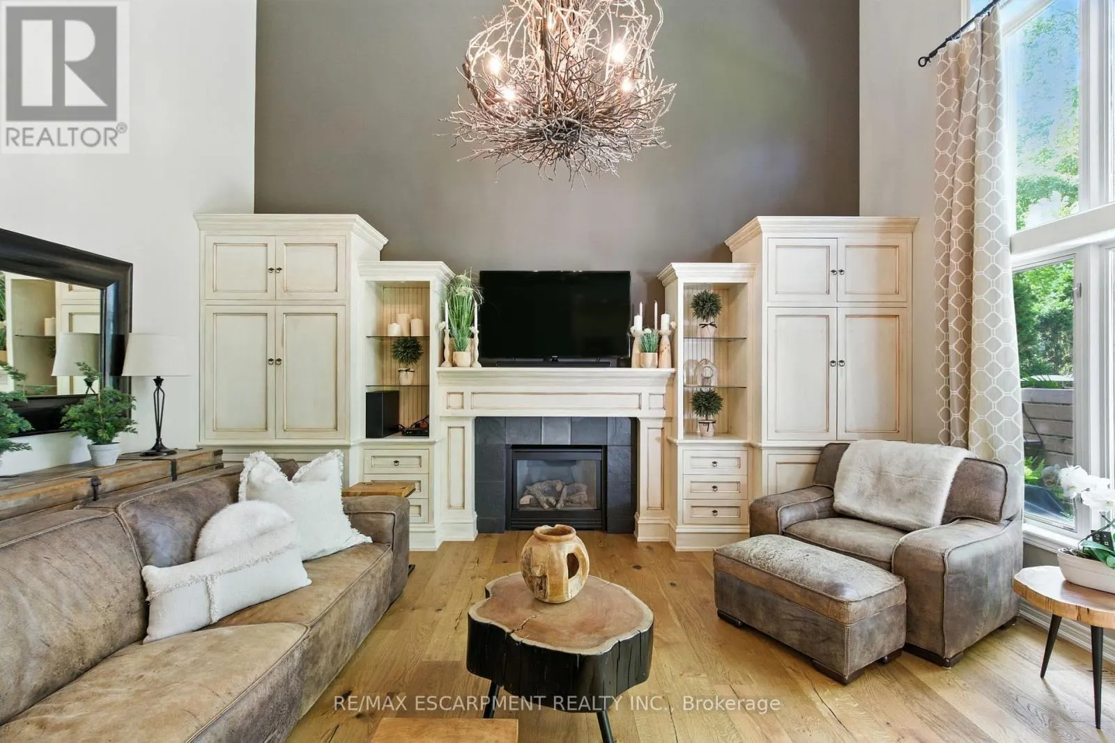 587 SANDCHERRY DRIVE