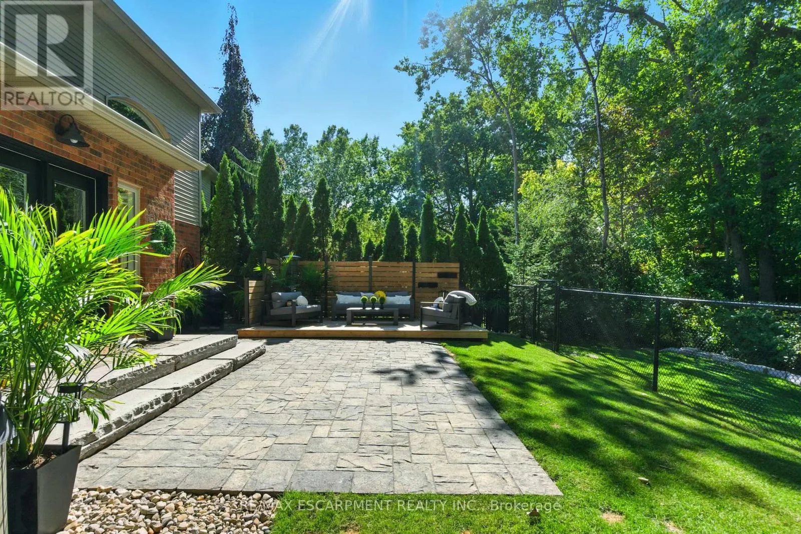 587 SANDCHERRY DRIVE