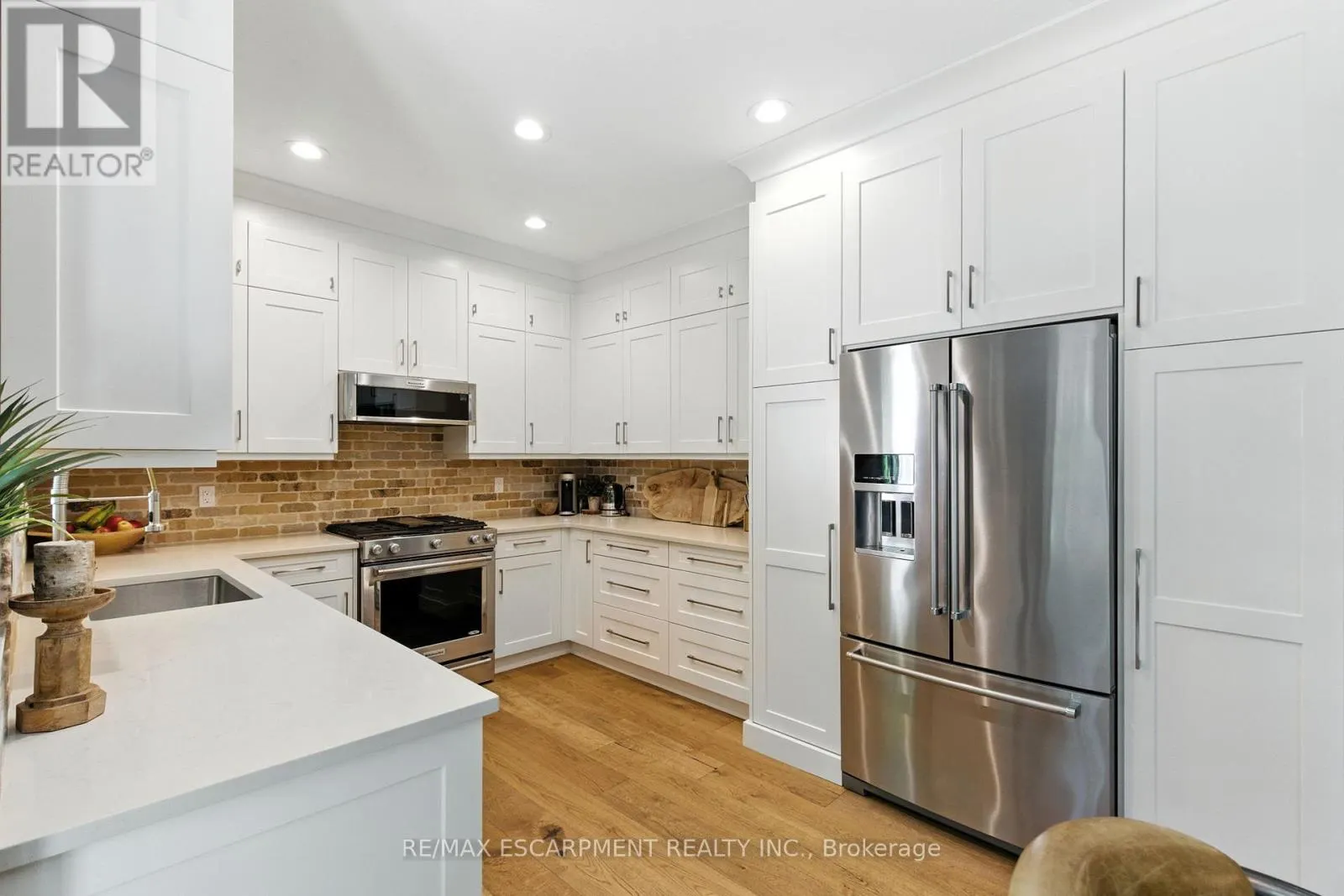 587 SANDCHERRY DRIVE