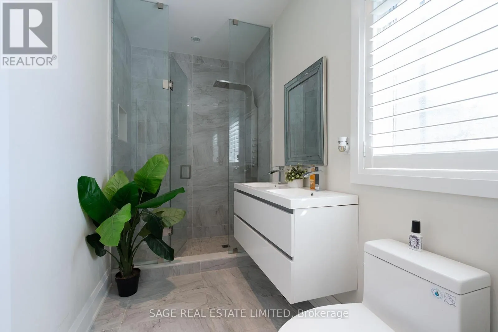 FARM HOUSE SUITE - 15724 HURONTARIO STREET