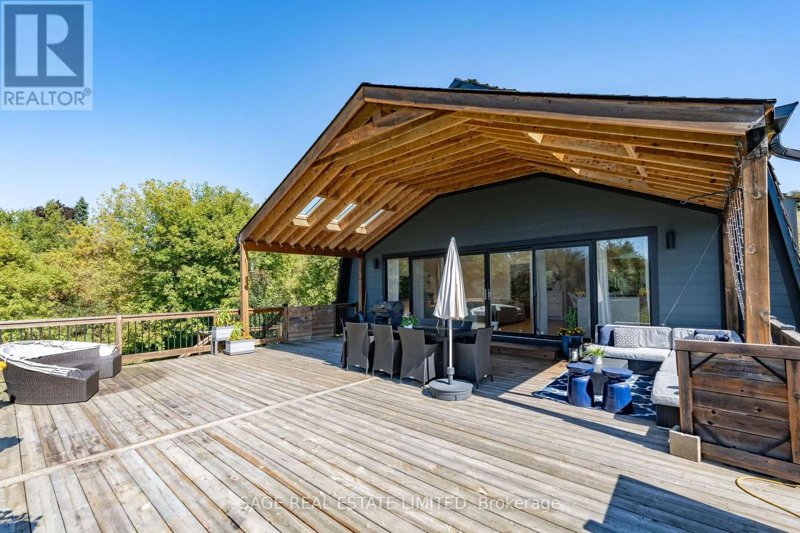 FARM HOUSE SUITE - 15724 HURONTARIO STREET