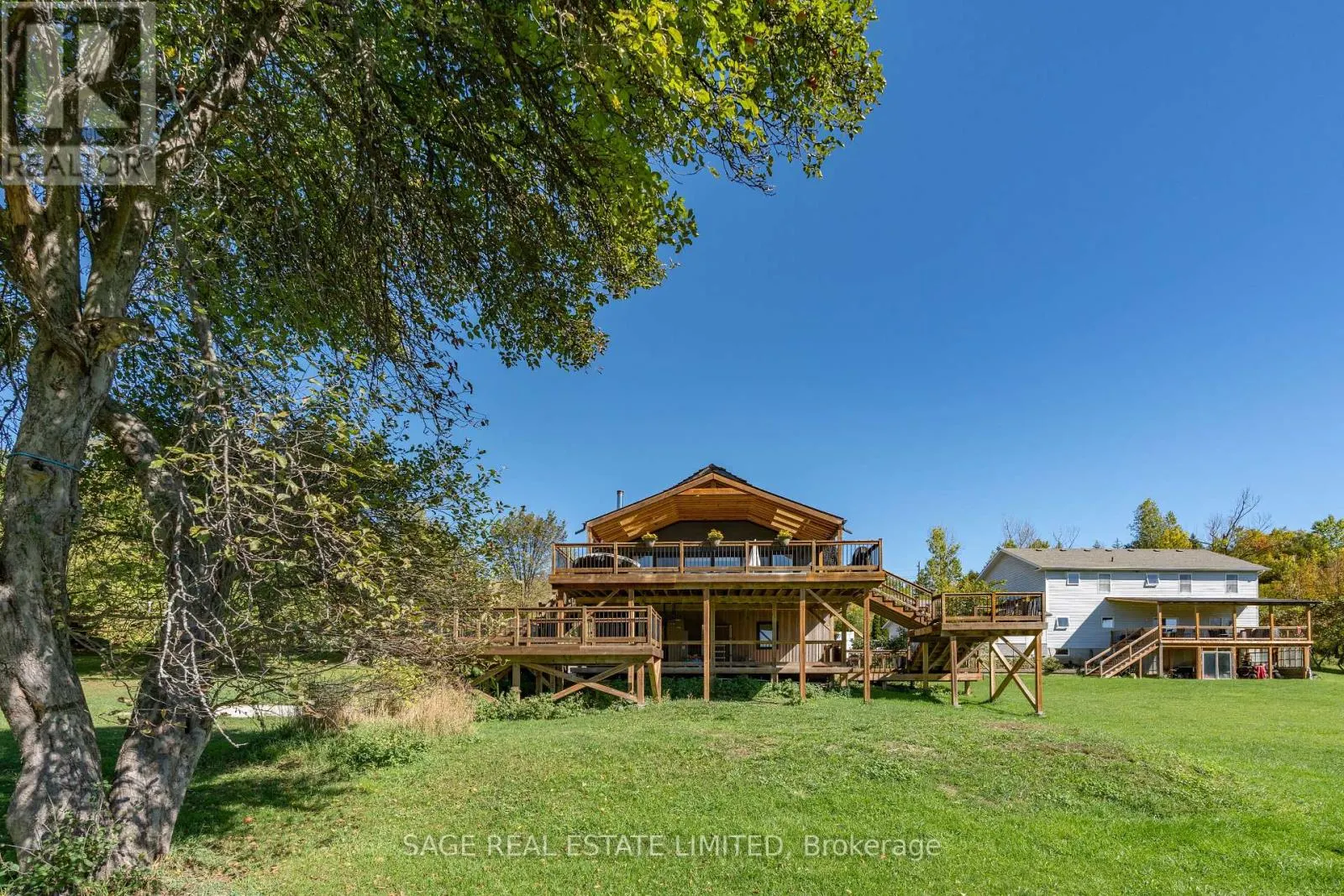 FARM HOUSE SUITE - 15724 HURONTARIO STREET