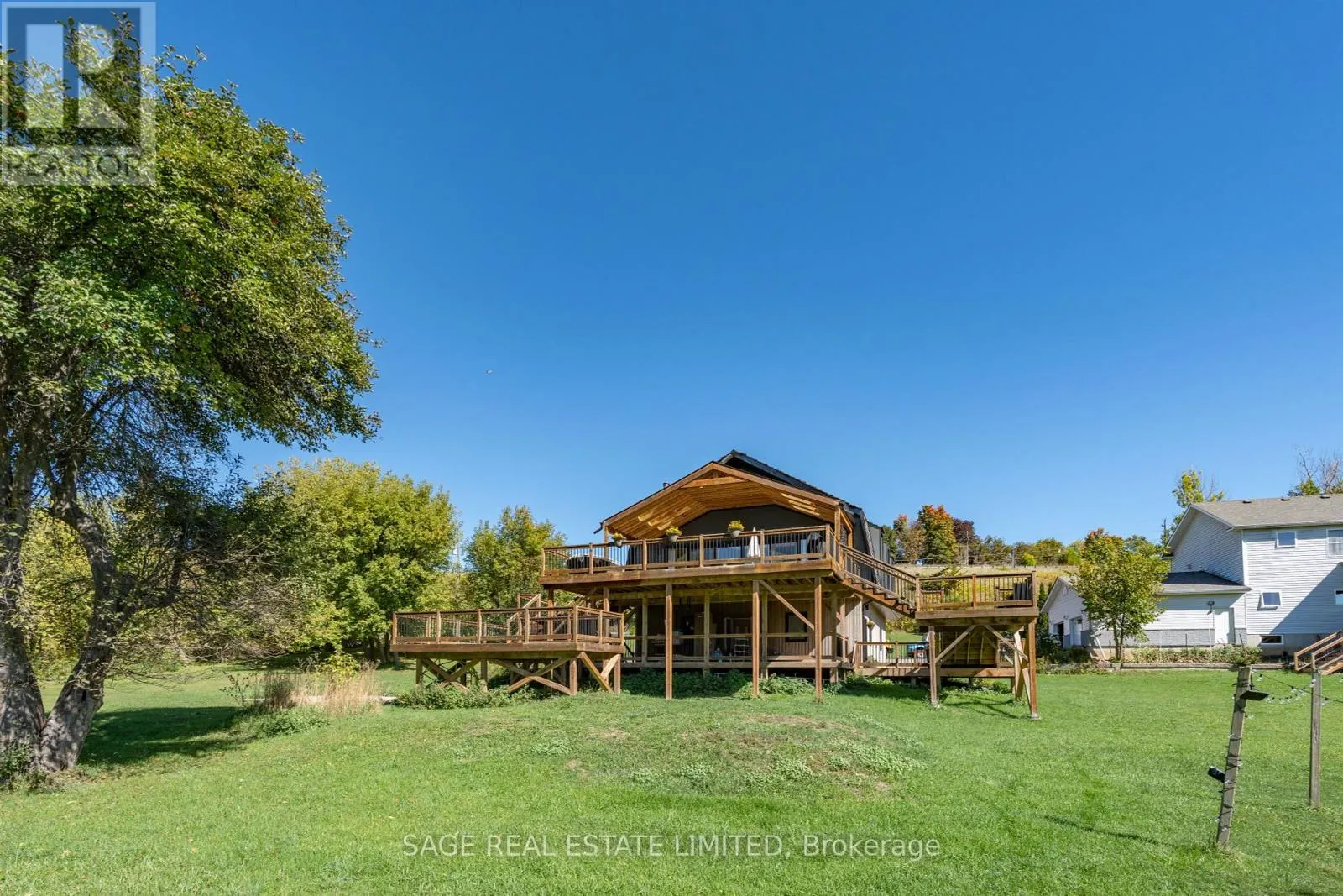 FARM HOUSE SUITE - 15724 HURONTARIO STREET
