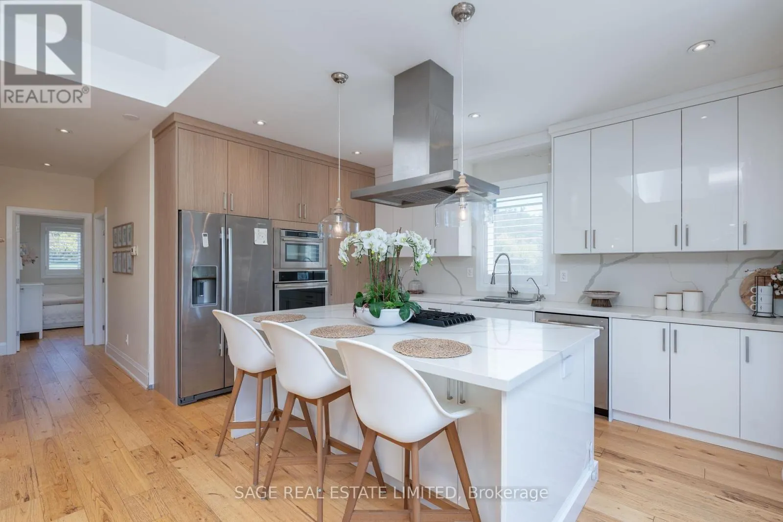 FARM HOUSE SUITE - 15724 HURONTARIO STREET