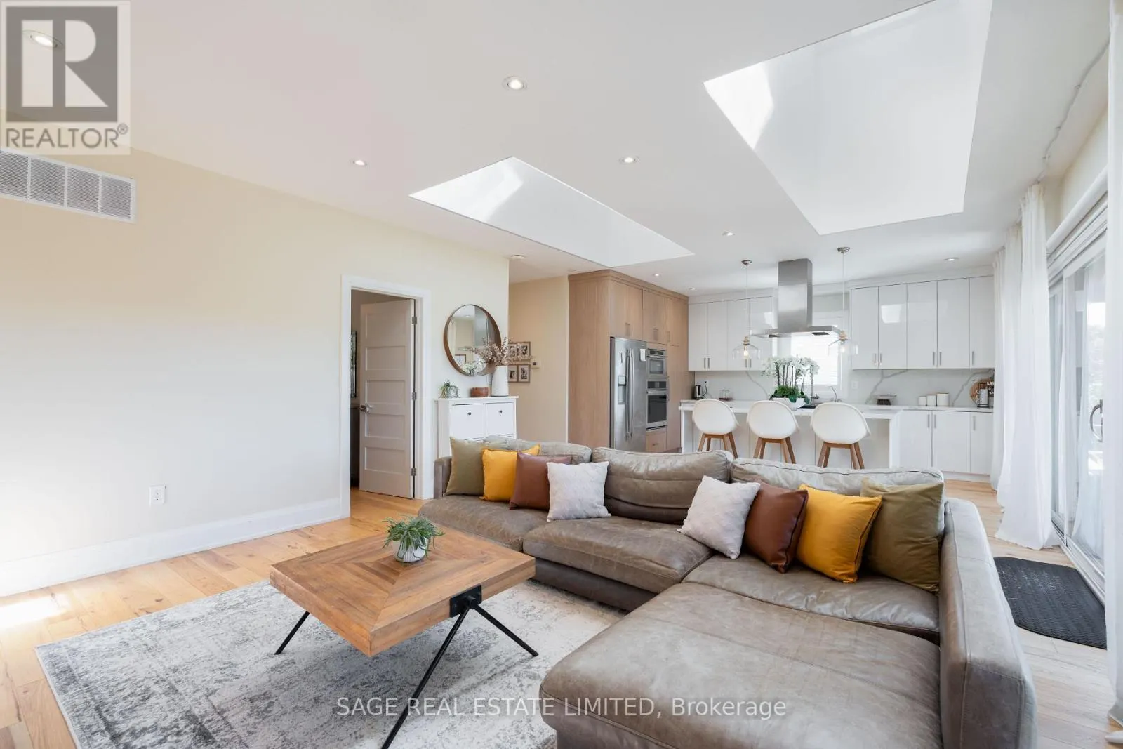 FARM HOUSE SUITE - 15724 HURONTARIO STREET