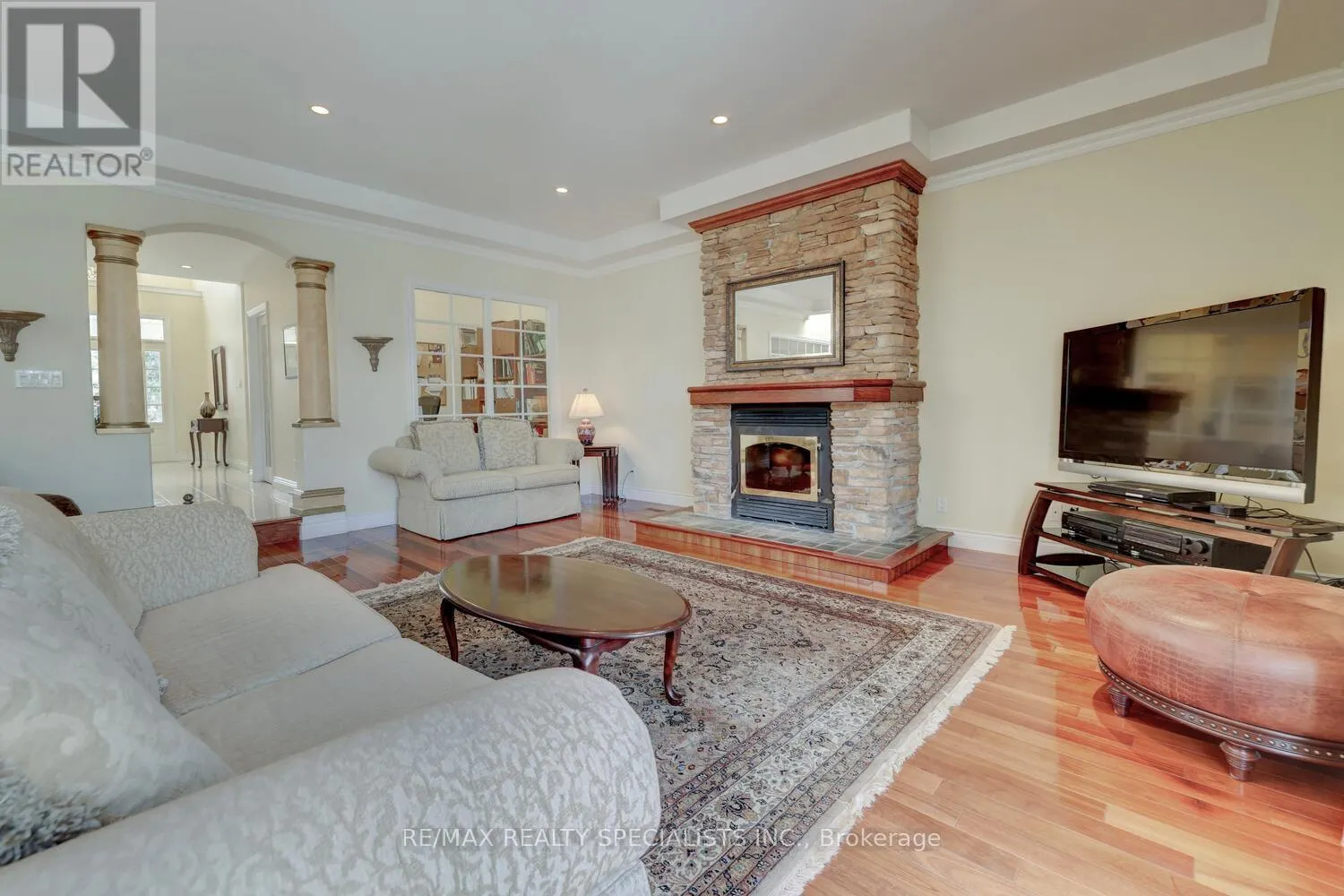 2141 FOWLER LANE
