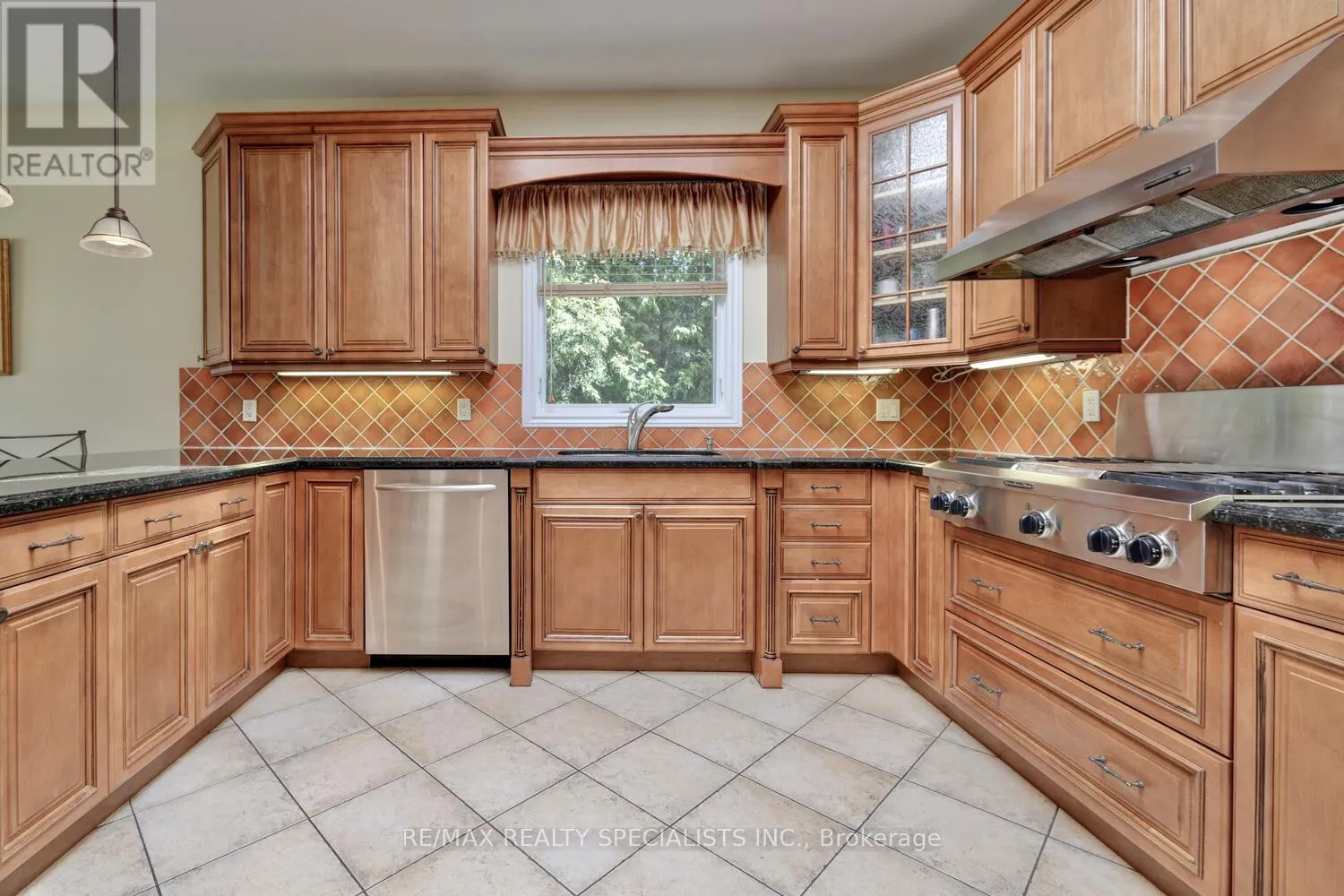 2141 FOWLER LANE
