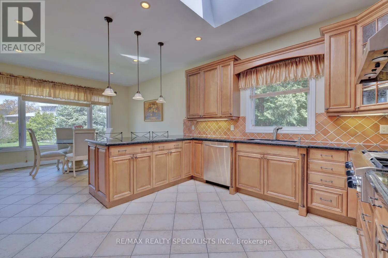 2141 FOWLER LANE