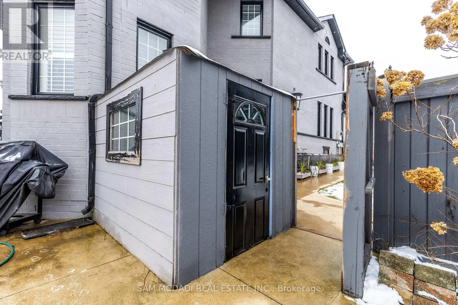 BSMT - 987 BRISTOL ROAD W