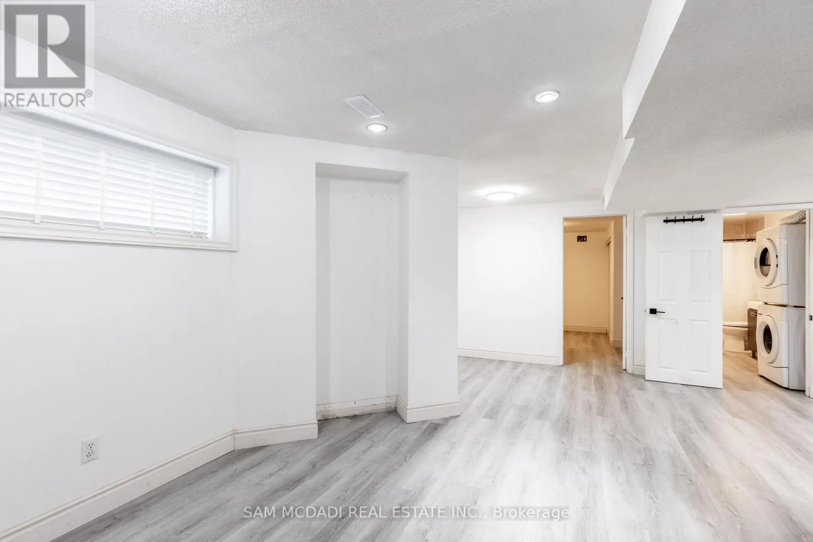 BSMT - 987 BRISTOL ROAD W