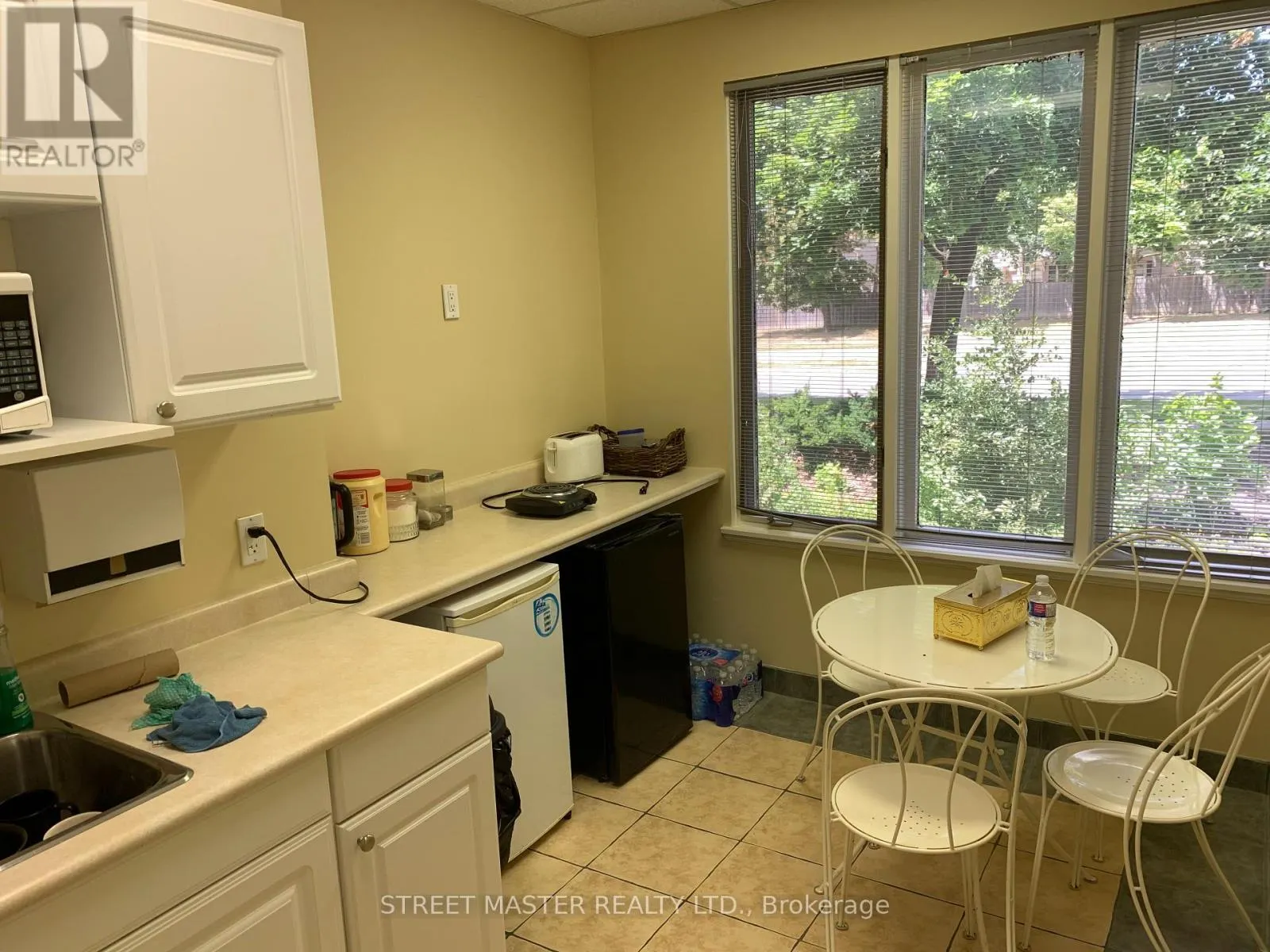 200 - 1A CONESTOGA DRIVE