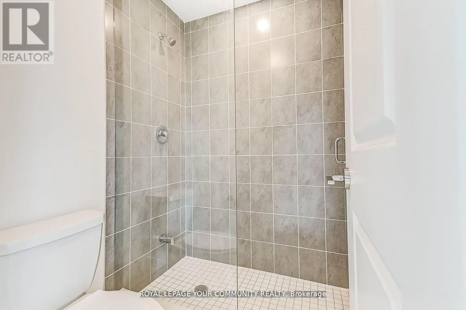 1202 - 1063 DOUGLAS MCCURDY COMM CIRCLE