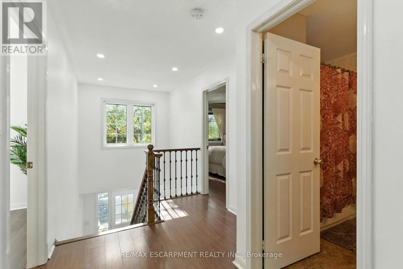 5566 THORN LANE