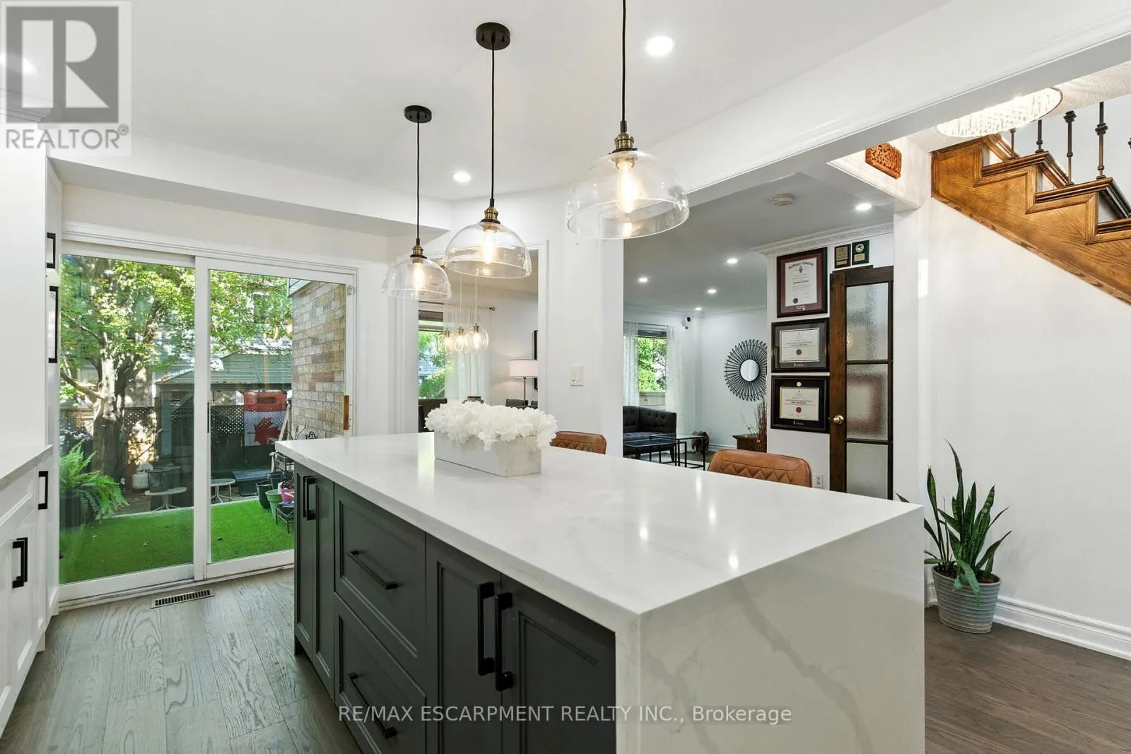 5566 THORN LANE