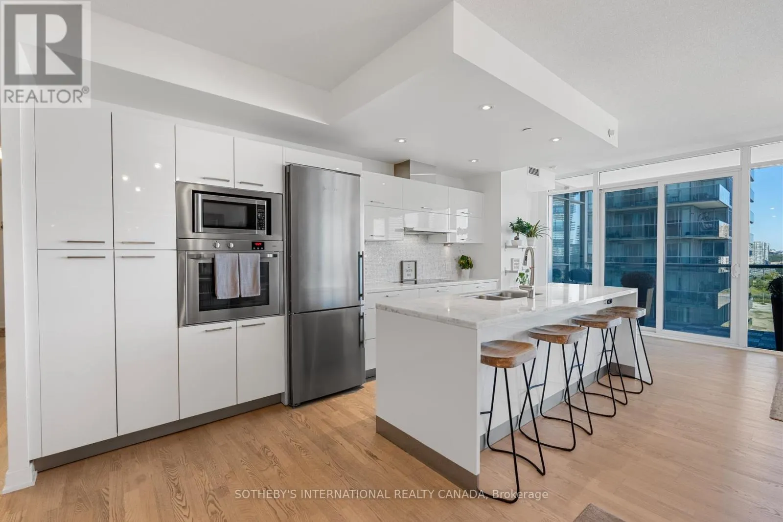 1608 - 88 PARK LAWN ROAD