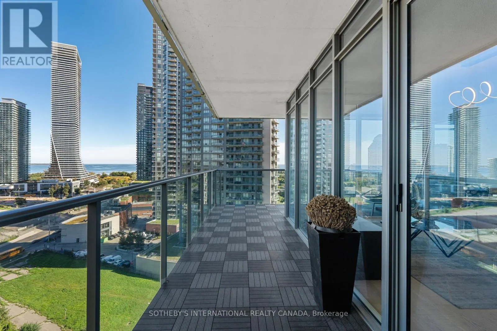 1608 - 88 PARK LAWN ROAD