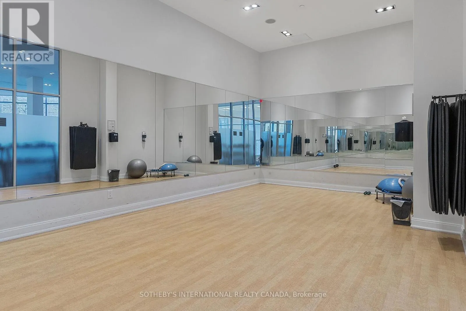 1608 - 88 PARK LAWN ROAD