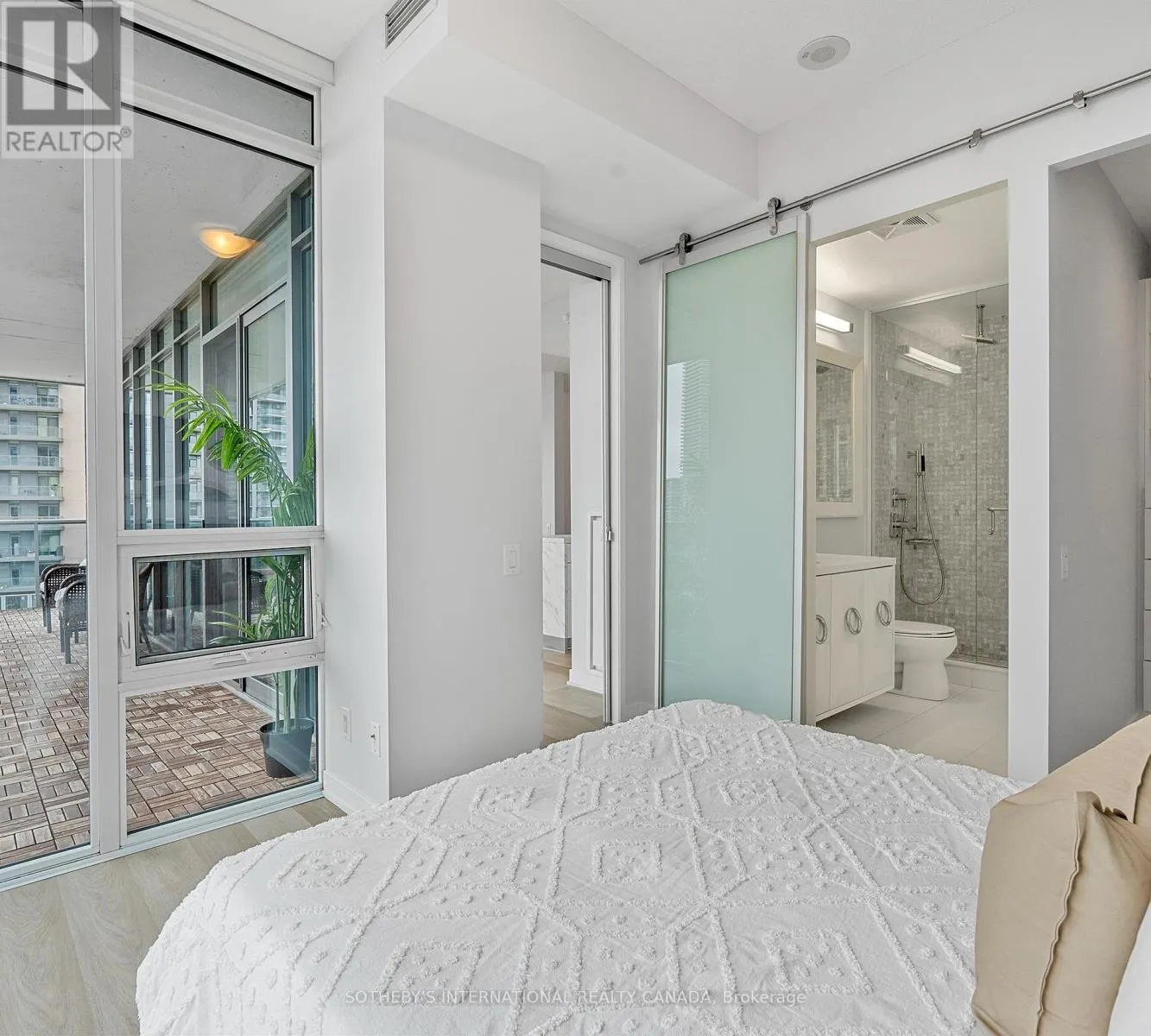1608 - 88 PARK LAWN ROAD