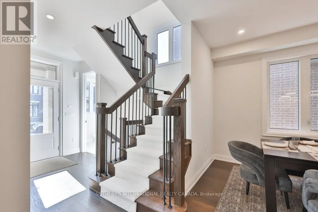 520 MARKAY COMMON