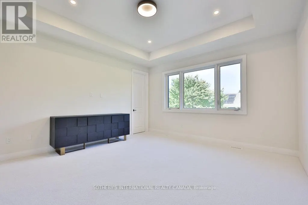 520 MARKAY COMMON