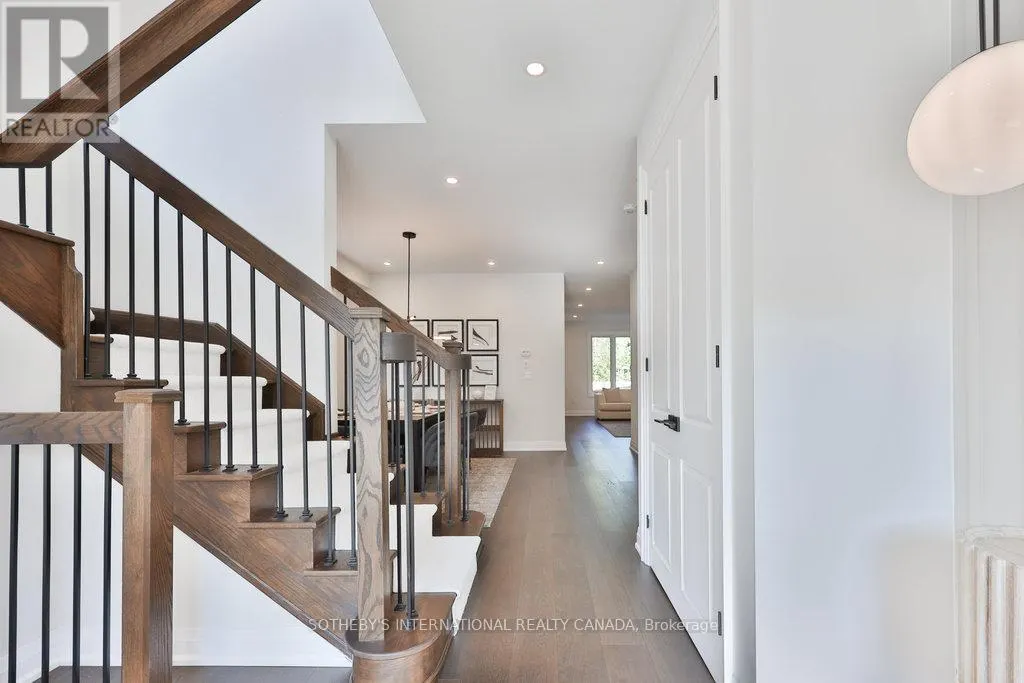 520 MARKAY COMMON