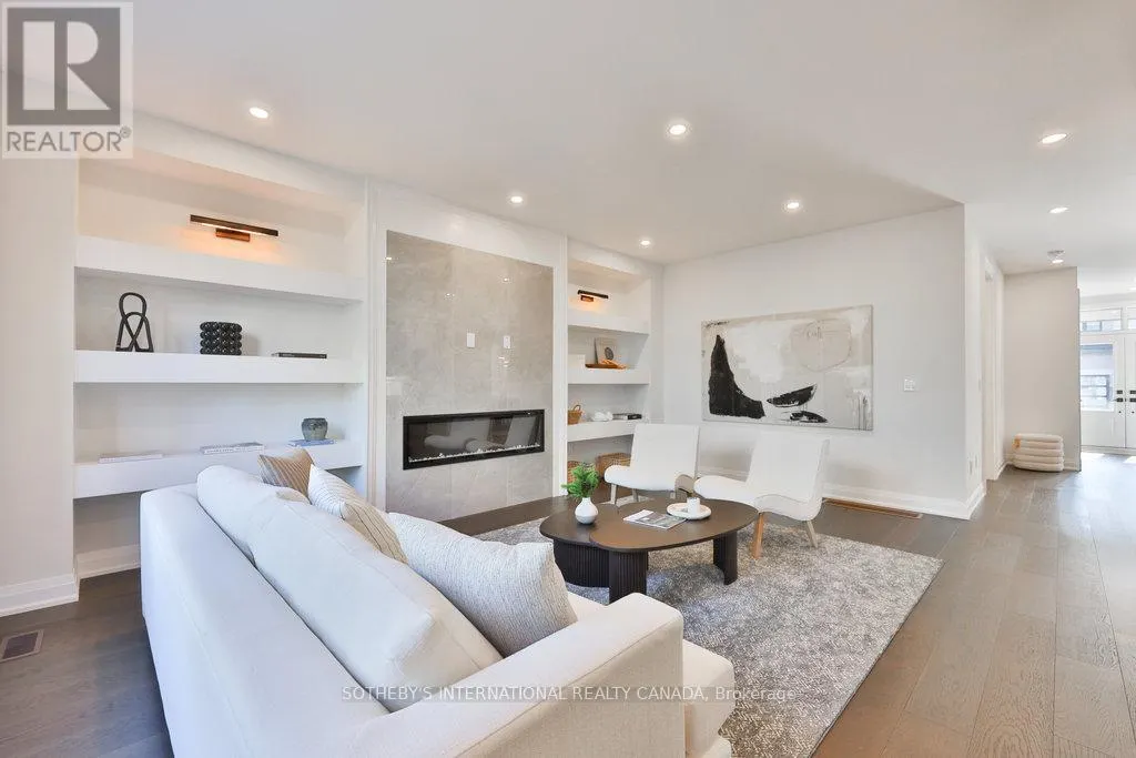 520 MARKAY COMMON