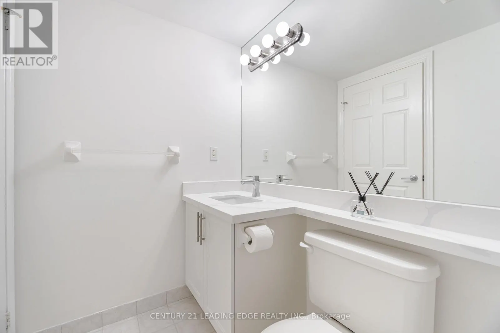 1609 - 3880 DUKE OF YORK BOULEVARD