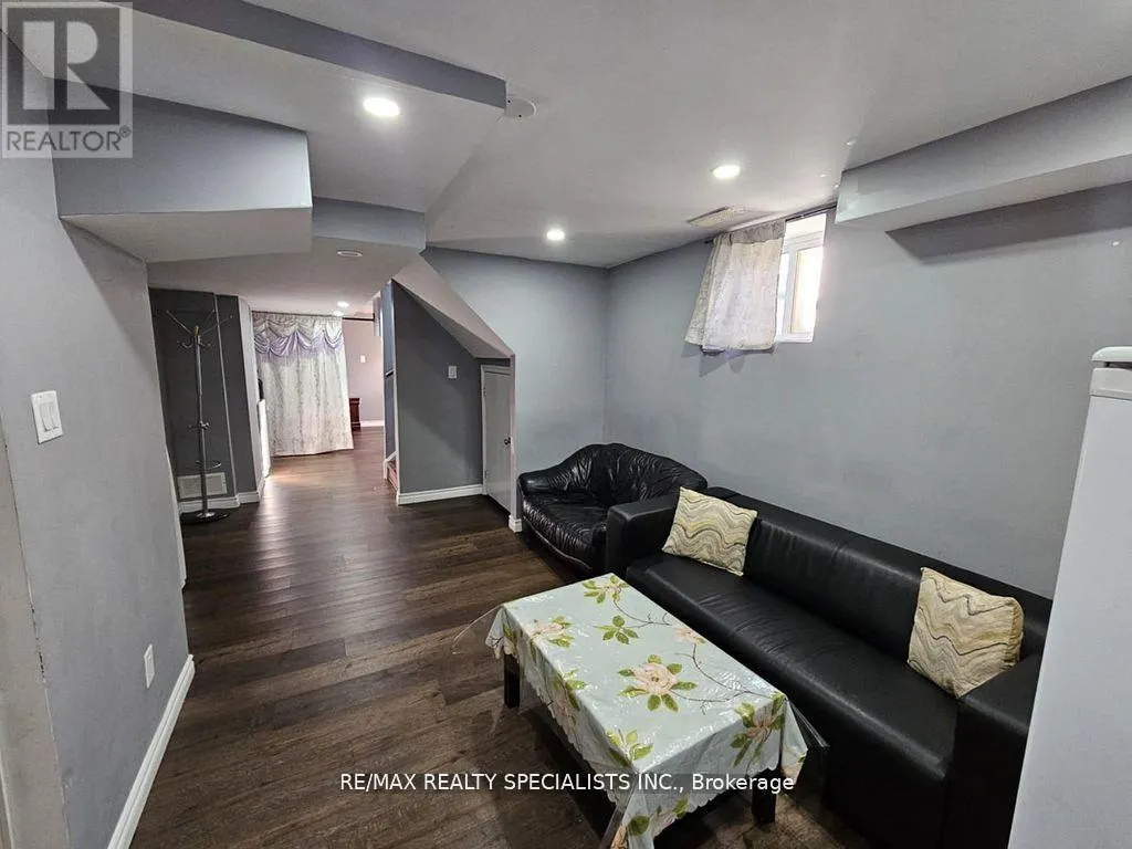 64 BOTAVIA DOWNS DRIVE