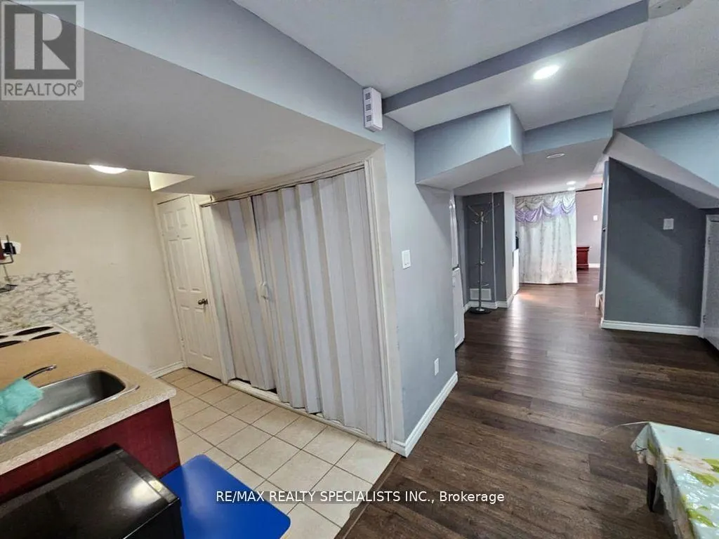 64 BOTAVIA DOWNS DRIVE