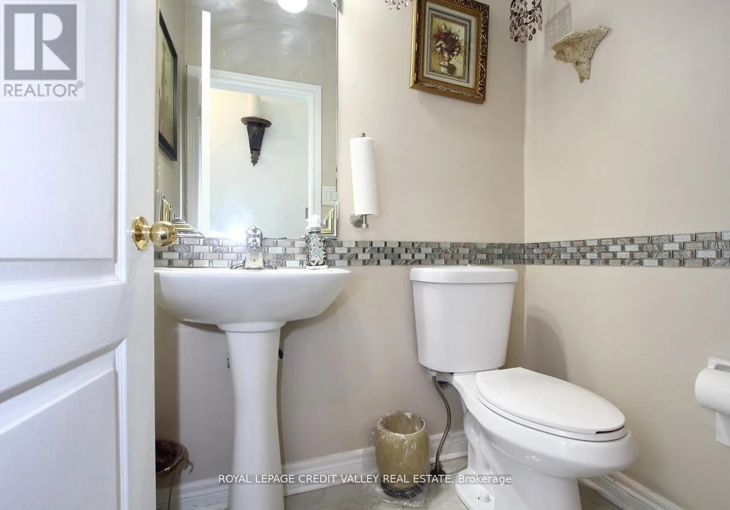 12 HELMAN ROAD