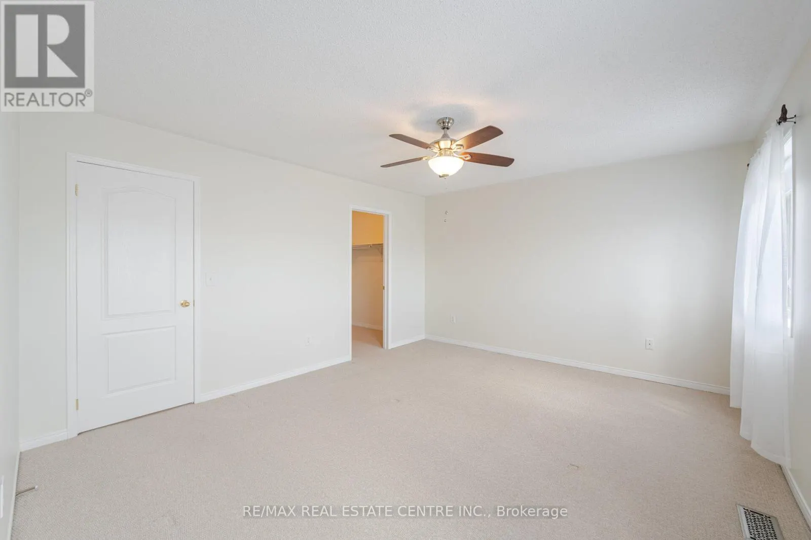 4834 CAPRI CRESCENT