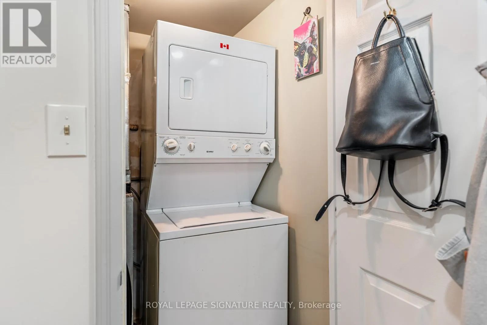 LPH4 - 880 DUNDAS STREET W