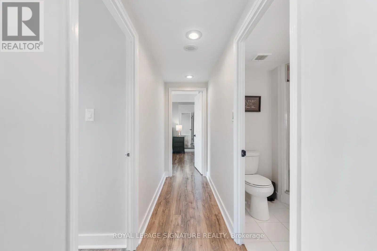 LPH4 - 880 DUNDAS STREET W