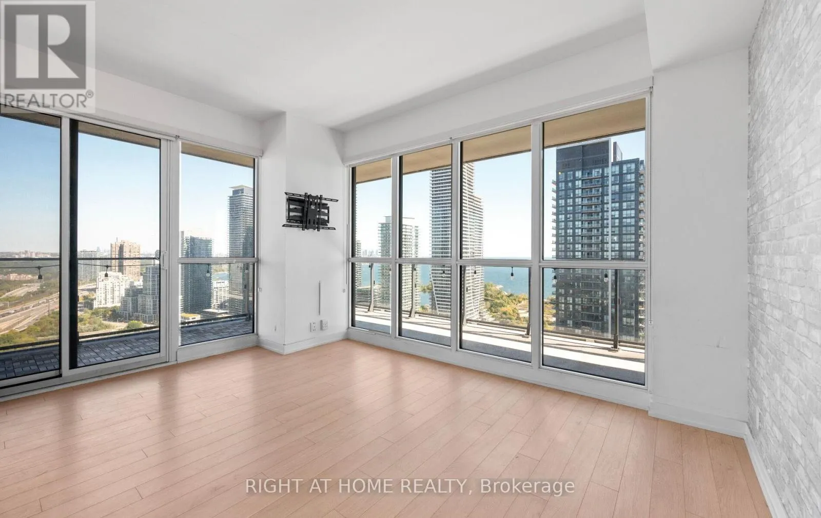3409 - 10 PARK LAWN ROAD