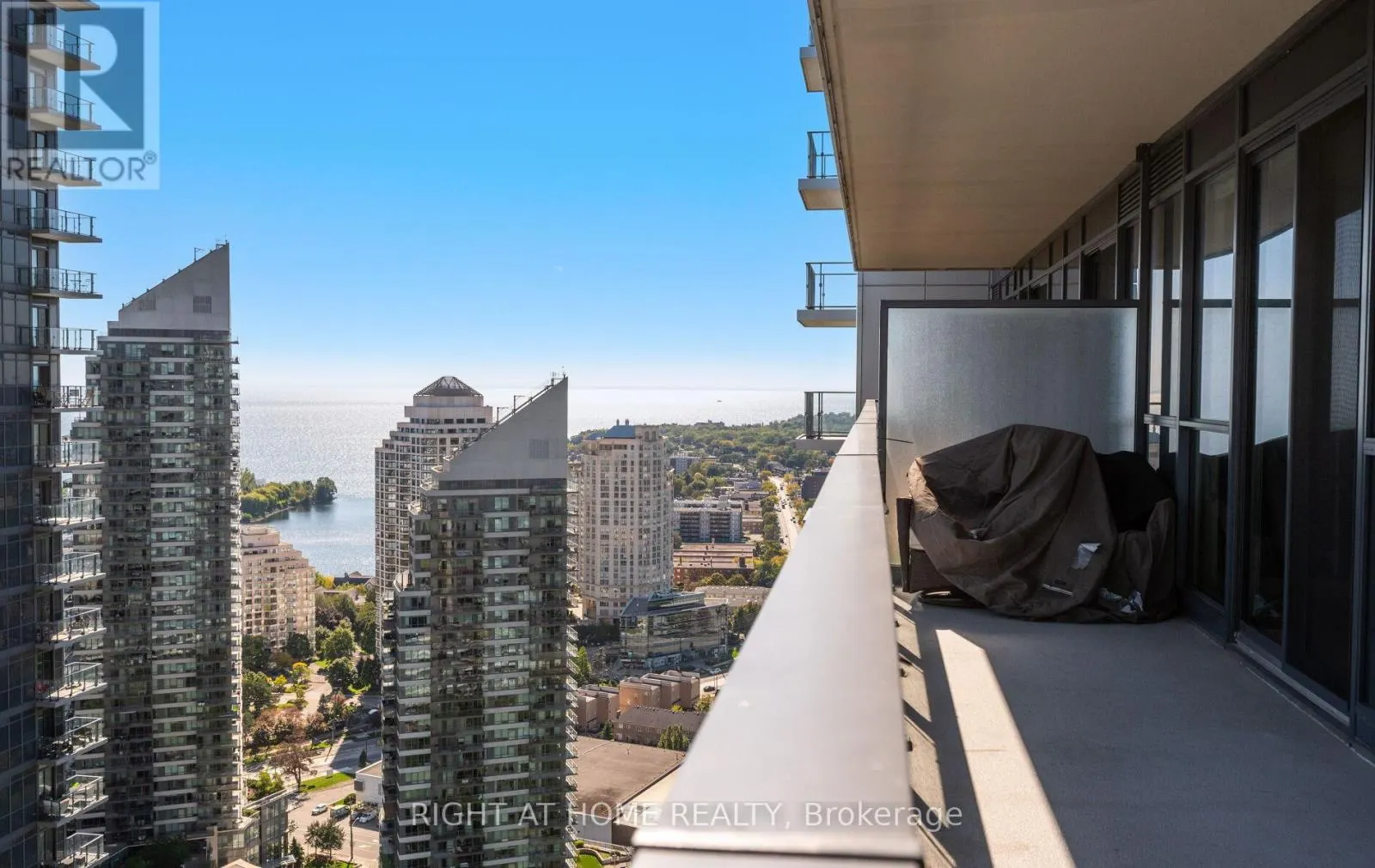 3409 - 10 PARK LAWN ROAD