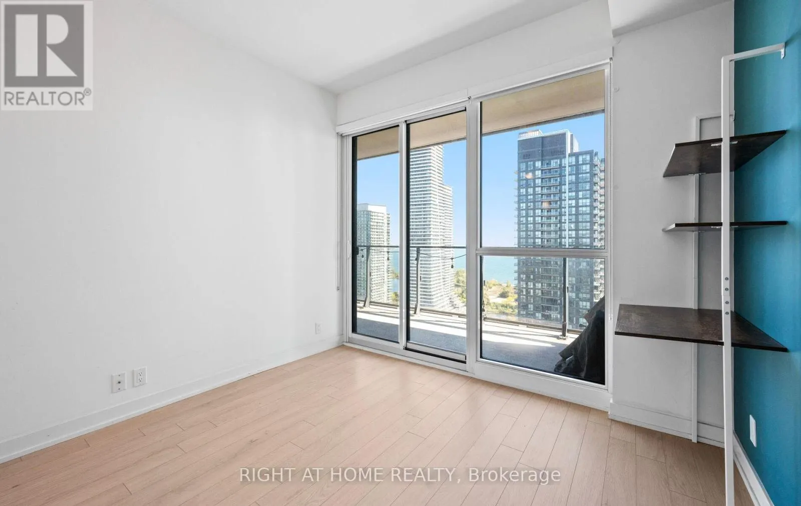 3409 - 10 PARK LAWN ROAD