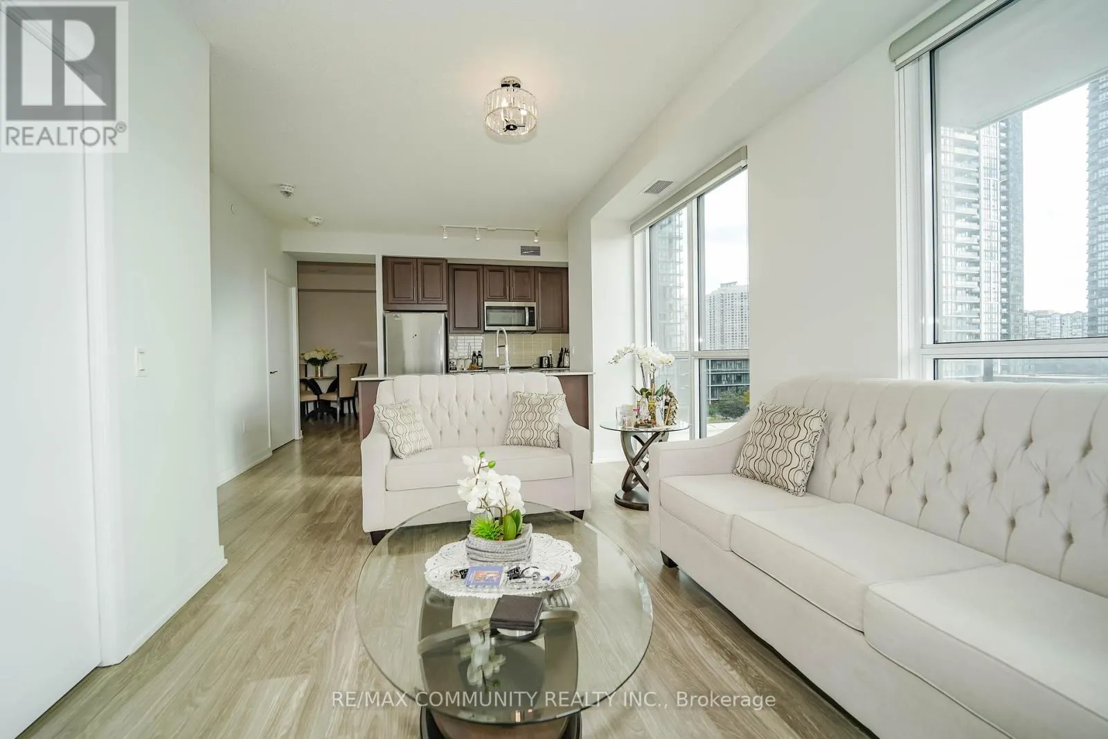 909 - 4085 PARKSIDE VILLAGE DRIVE