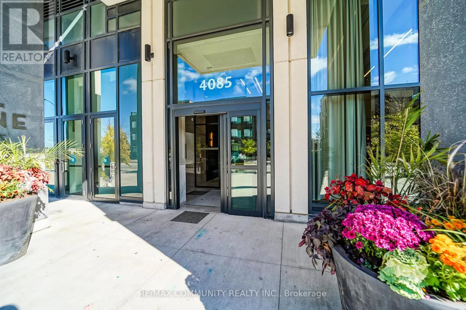 909 - 4085 PARKSIDE VILLAGE DRIVE