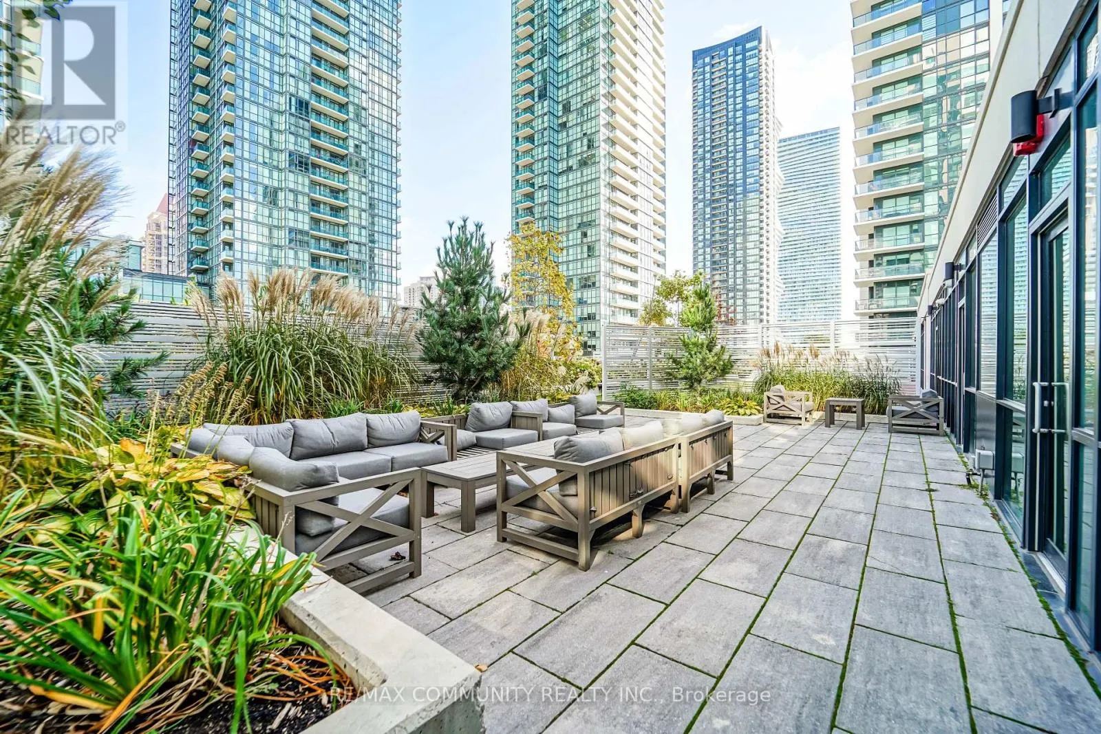 909 - 4085 PARKSIDE VILLAGE DRIVE