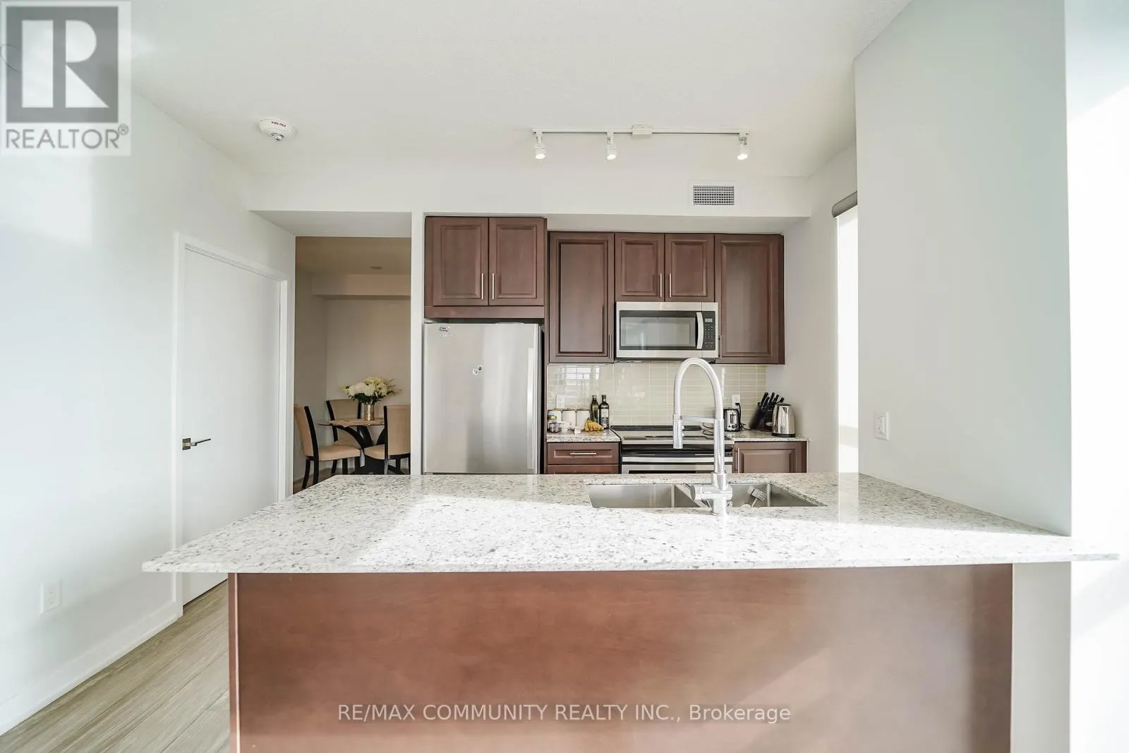 909 - 4085 PARKSIDE VILLAGE DRIVE