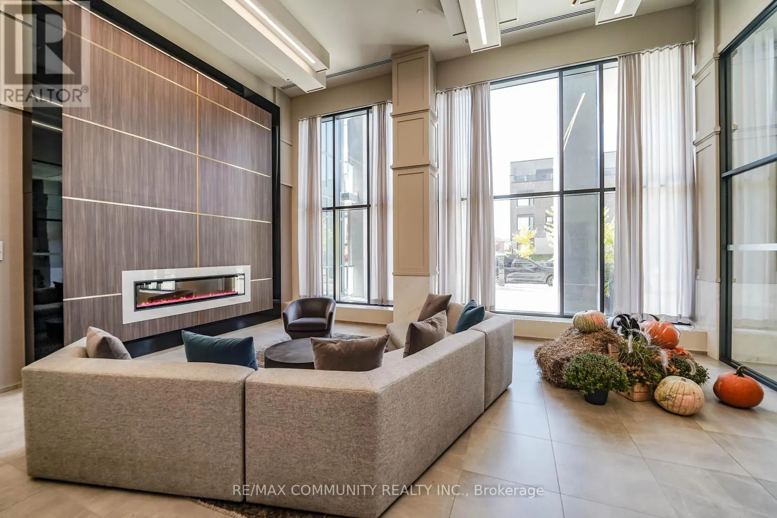 909 - 4085 PARKSIDE VILLAGE DRIVE