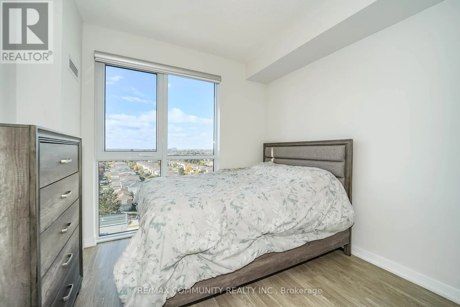 909 - 4085 PARKSIDE VILLAGE DRIVE
