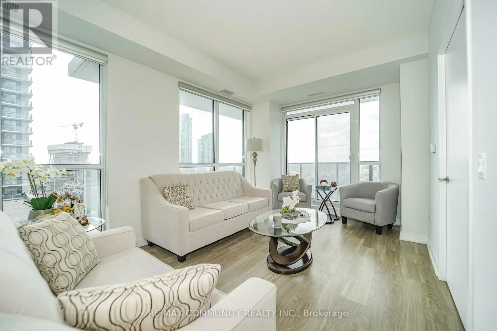 909 - 4085 PARKSIDE VILLAGE DRIVE