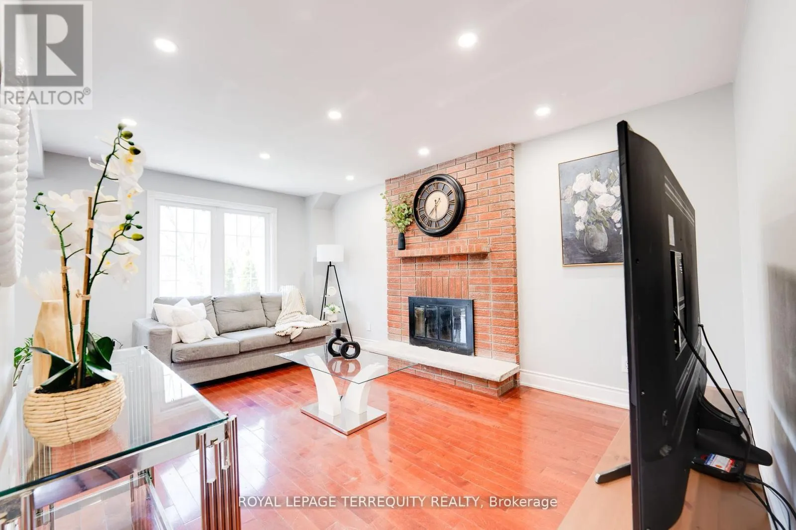 4242 PETERSBURG CRESCENT