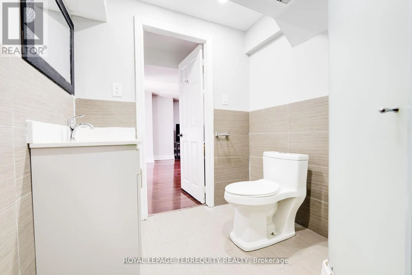 4242 PETERSBURG CRESCENT