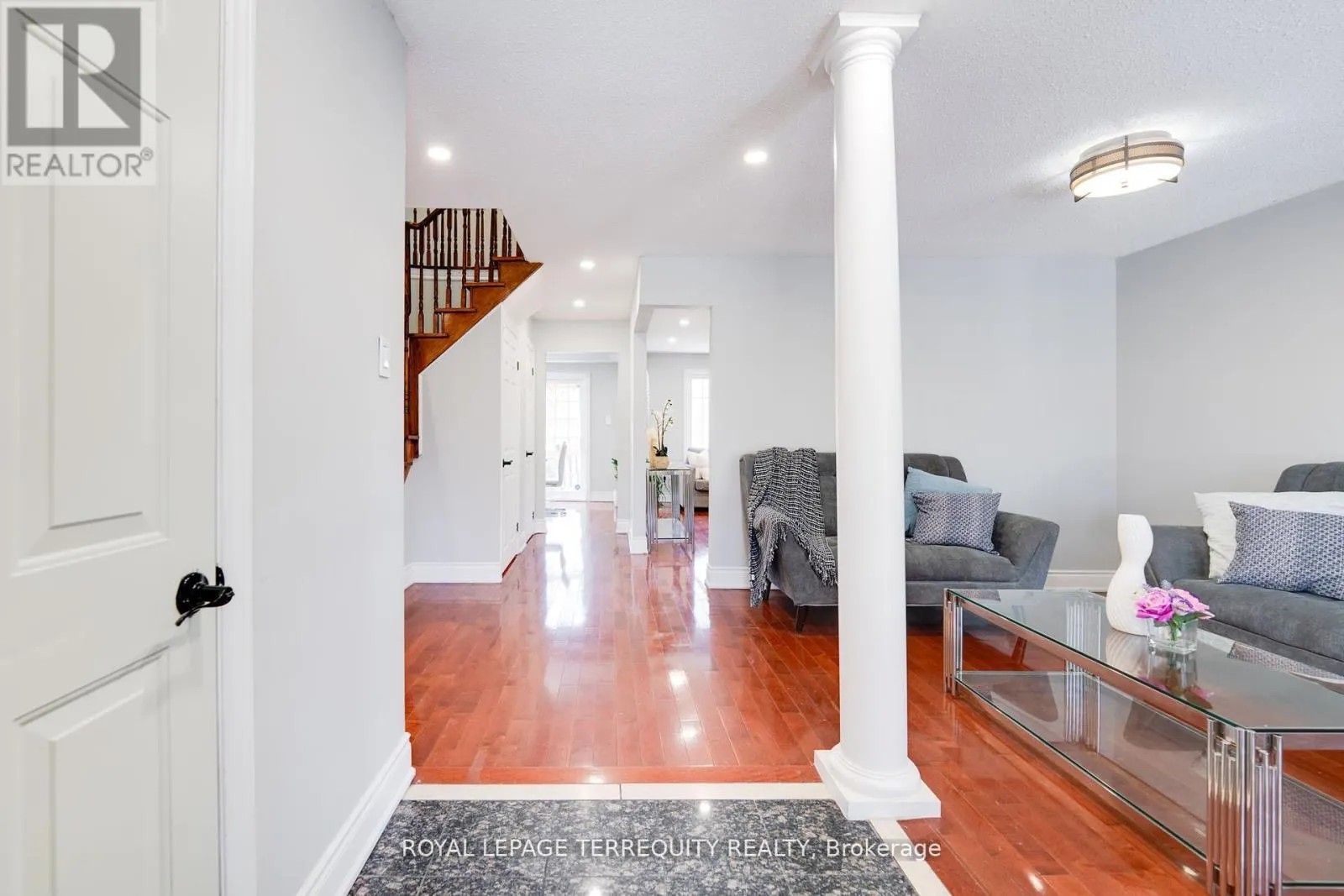 4242 PETERSBURG CRESCENT