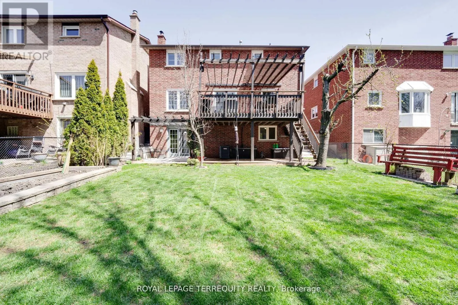 4242 PETERSBURG CRESCENT